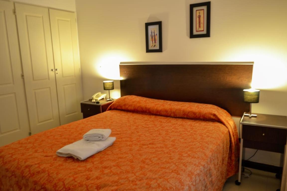 Hotel Pilar 3*
